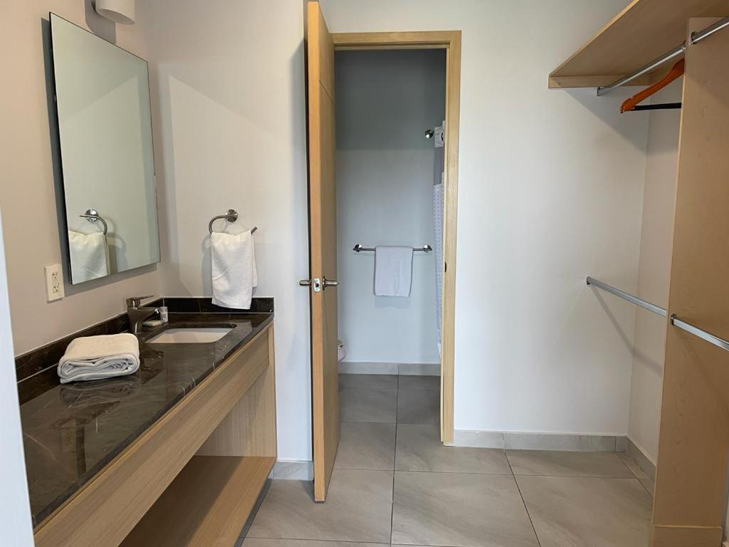 Livup Suites En Zona Iteso Zapopan Eksteriør billede