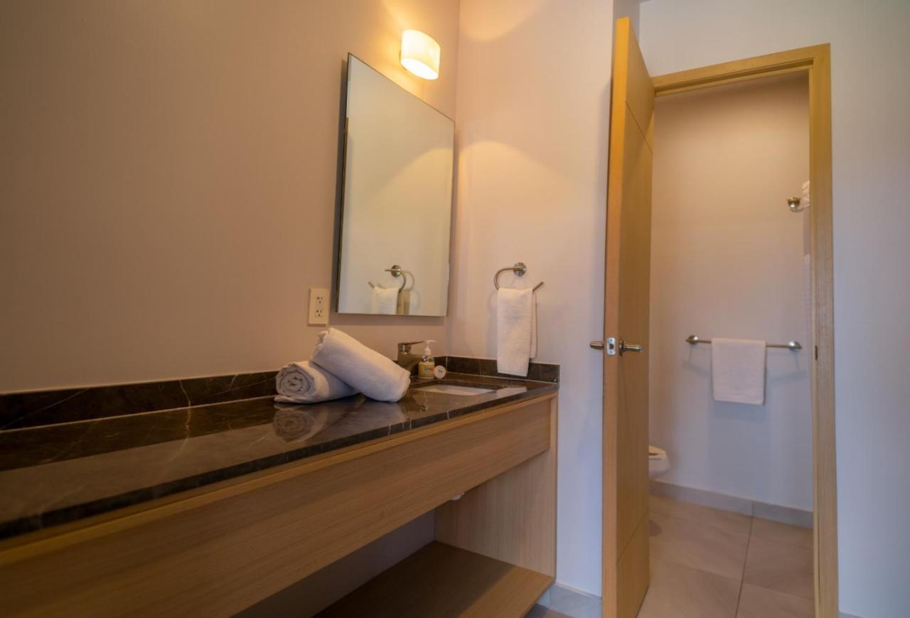 Livup Suites En Zona Iteso Zapopan Eksteriør billede